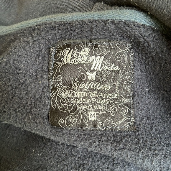 Medium size navy New York zip hoodie. - Picture 3 of 3